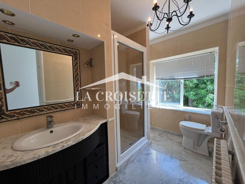 Villa S+4 avec vue sur mer à Carthage 